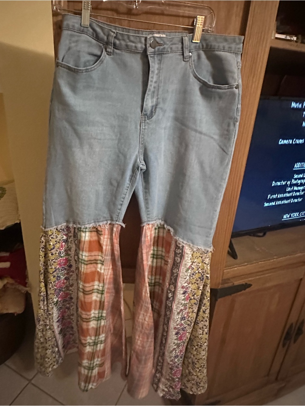 easel patch denim wide leg.